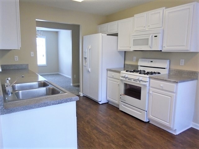 276 Tanglewood Dr in Hiram, GA - Foto de edificio - Building Photo