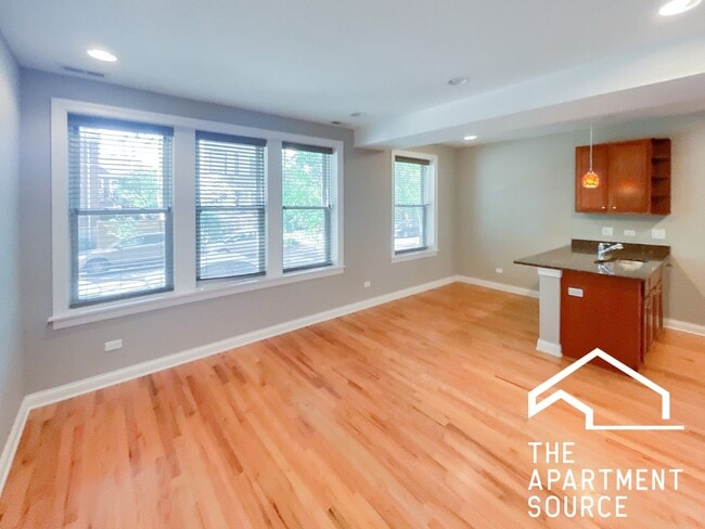 1636 W Grace St in Chicago, IL - Building Photo - Building Photo