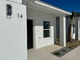 1806 Atrium Pl Dr in Harlingen, TX - Building Photo
