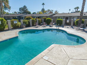 Camelback Courtyard in Phoenix, AZ - Building Photo - Building Photo