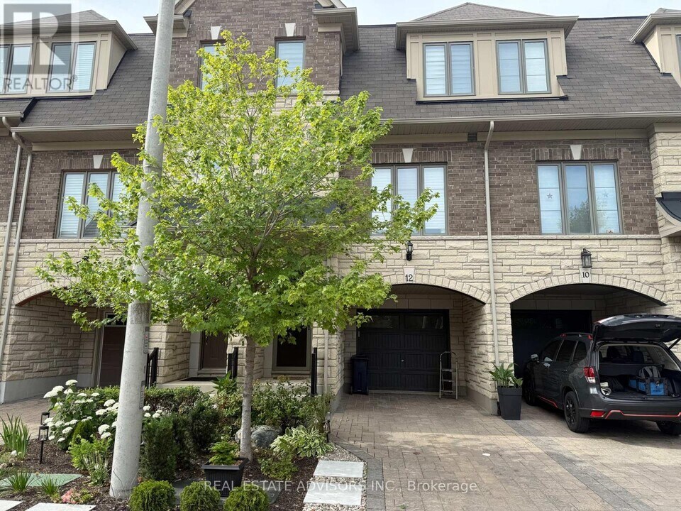 12 Dryden Wy in Toronto, ON - Building Photo