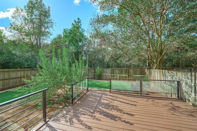 property at 102 N Walden Elms Cir