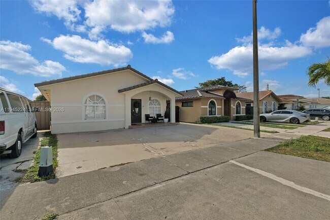 3172 W 79th Pl in Hialeah, FL - Building Photo - Building Photo