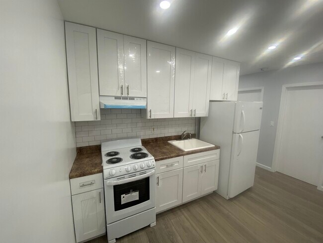 1204 13th St in North Bergen, NJ - Building Photo - Building Photo
