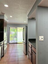 650 NW 210th St in Miami, FL - Building Photo - Building Photo