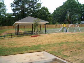 Bedford Place Apartments in Ringgold, GA - Foto de edificio - Building Photo