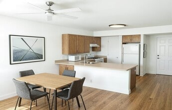 Heron Pond 55+ Apartments in Lehigh Acres, FL - Foto de edificio - Building Photo