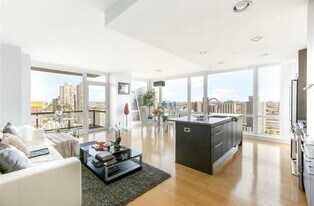 2 2nd St in Jersey City, NJ - Building Photo