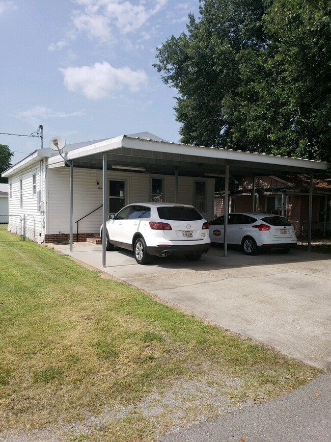 property at 105 Rayland St