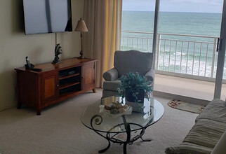 9600 S Ocean Dr, Unit 904 in Jensen Beach, FL - Foto de edificio - Building Photo