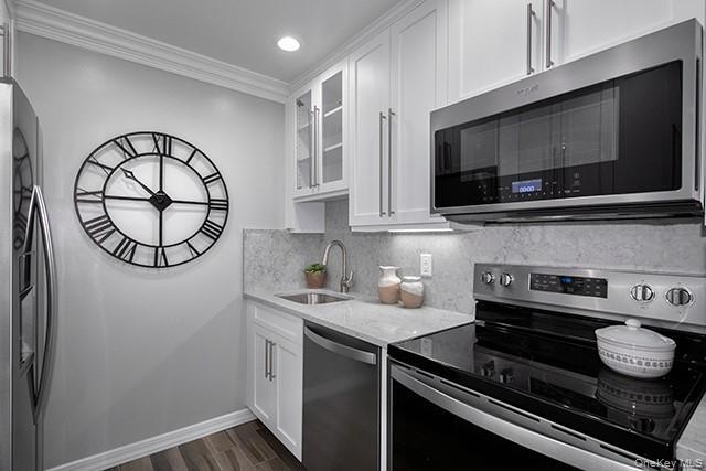 42 Longfellow Ave in Levittown, NY - Building Photo - Building Photo