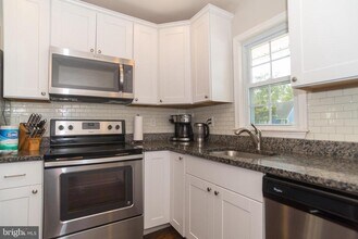 70 Huckleberry Ln in Levittown, PA - Building Photo - Building Photo