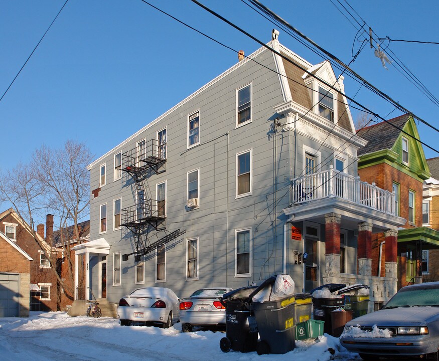 2371 Rohs St in Cincinnati, OH - Foto de edificio