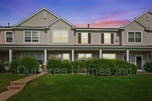 11322 Aberdeen Cir NE in Blaine, MN - Building Photo