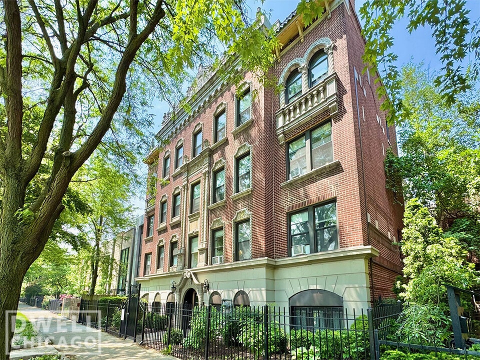1746 N Humboldt Blvd, Unit S in Chicago, IL - Foto de edificio