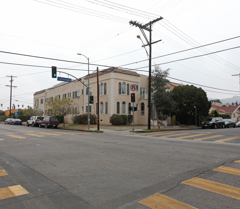 1901 N Commonwealth Ave in Los Angeles, CA - Building Photo