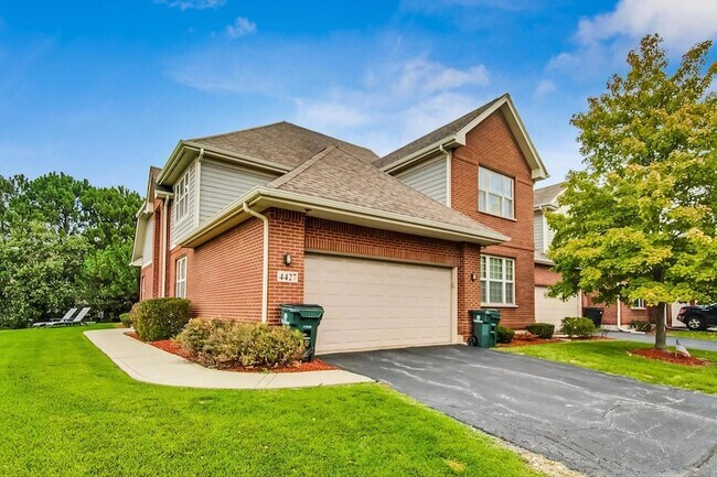 4427 Lainie Cir, Unit 2 in Glenview, IL - Building Photo - Building Photo