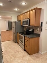 180 Amberly Dr, Unit 180c in Manalapan, NJ - Building Photo - Building Photo