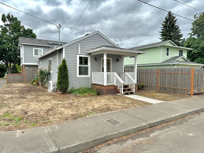 6238 SE Harney St in Portland, OR - Building Photo - Building Photo