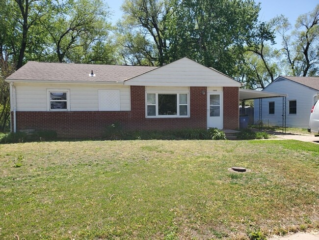 property at 1635 Evanston Dr
