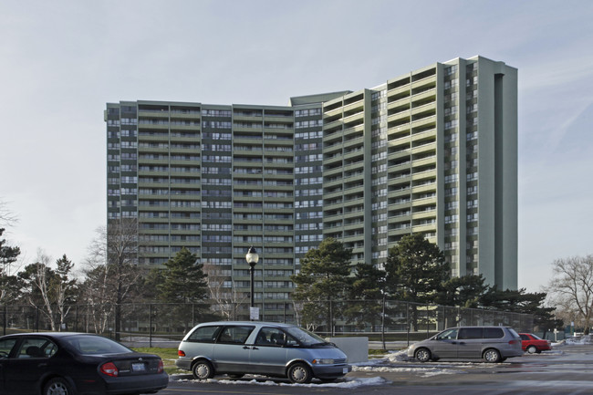 The Westwood in Mississauga, ON - Building Photo - Building Photo