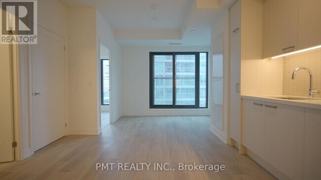 20 Soudan Ave in Toronto, ON - Building Photo - Building Photo