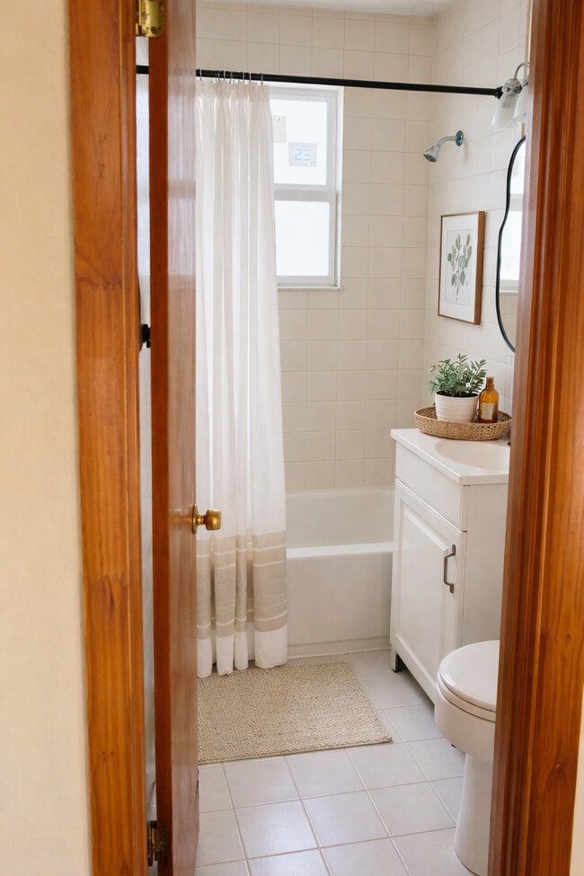 520 N Tamarind Ave, Unit Upper level unit in historic building in West Palm Beach, FL - Foto de edificio - Building Photo