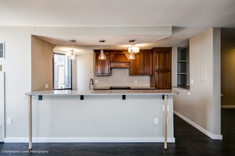 1625 Larimer St, Unit 2107 in Denver, CO - Building Photo - Building Photo