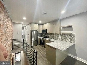 742 Morris St-Unit -3 FLOOR in Philadelphia, PA - Building Photo - Building Photo