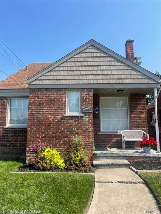 16888 Rutherford St in Detroit, MI - Building Photo