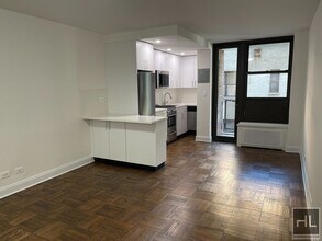 EAST 35 STREET in New York, NY - Building Photo - Building Photo