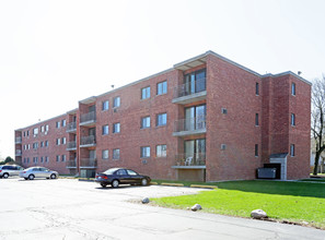 Stonegate Terrace in Elmhurst, IL - Foto de edificio - Building Photo