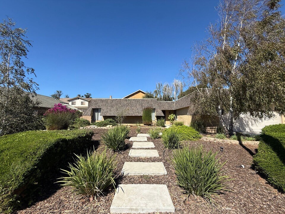 407 Espalier Dr in Santa Maria, CA - Building Photo