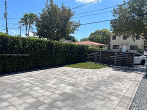 3663 SW 15th St in Miami, FL - Building Photo - Building Photo