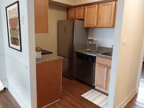 3401 N Oxford Valley Rd in Levittown, PA - Building Photo - Building Photo
