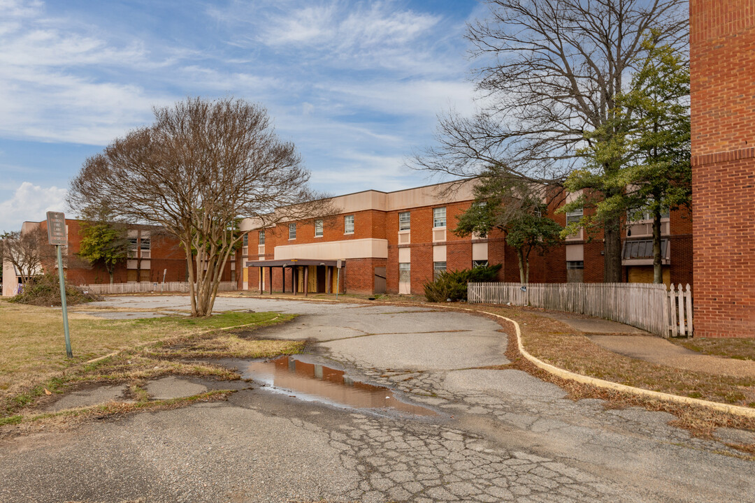 Cool Lane Commons in Richmond, VA - Building Photo