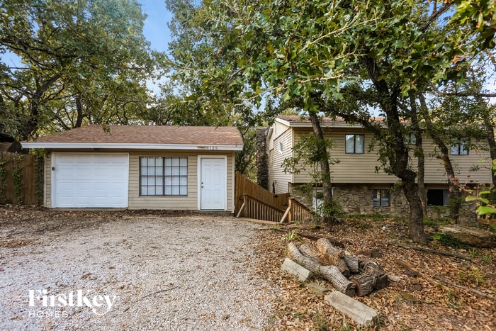 9125 Shawnee Trail in Lewisville, TX - Building Photo
