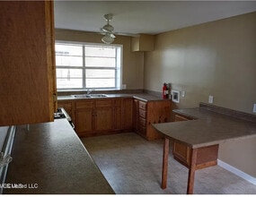 258 Reynoir St in Biloxi, MS - Building Photo - Building Photo