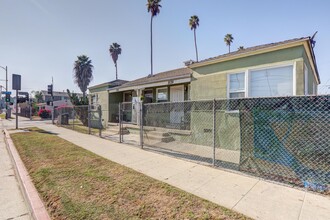 8139 S Hoover St in Los Angeles, CA - Building Photo - Building Photo