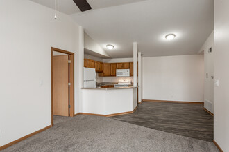 Crown Pointe Apartments in West Des Moines, IA - Foto de edificio - Interior Photo