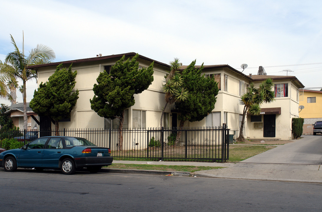 425 E 97th St in Inglewood, CA - Building Photo