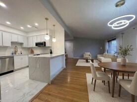 Updated Berkley Ranch & Birmingham Condo in Berkley, MI - Building Photo