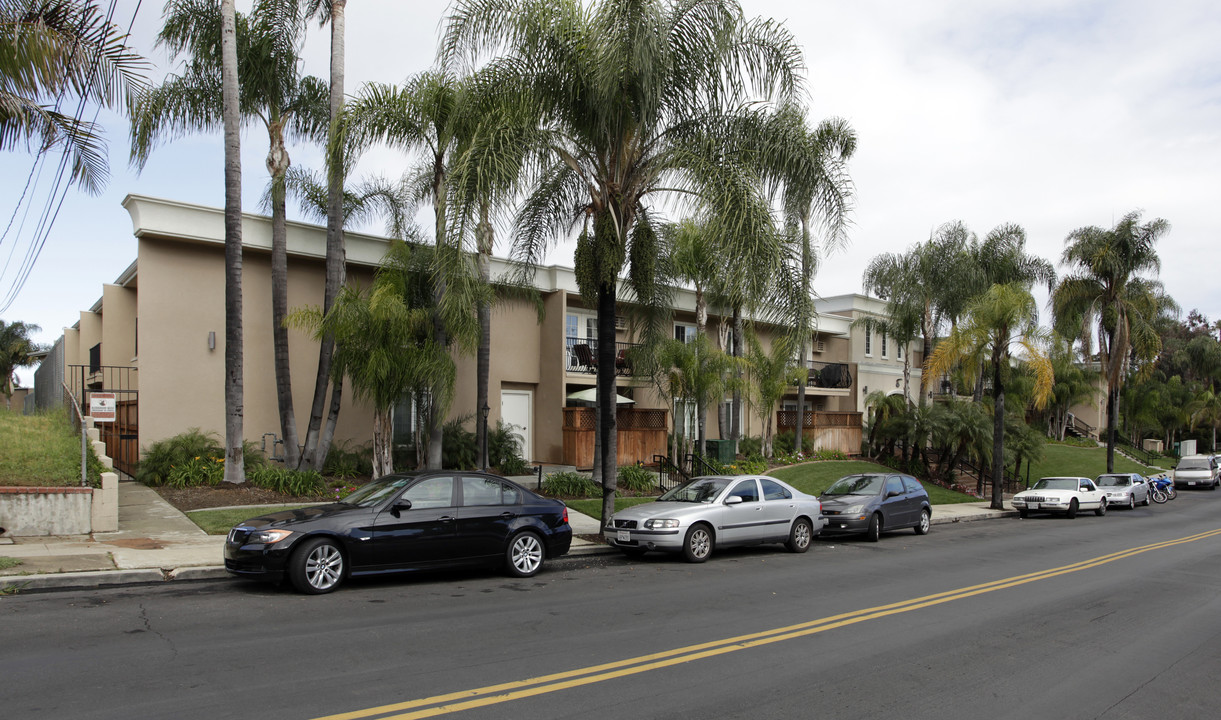 Carriage House Apartments in San Diego, CA - Building Photo