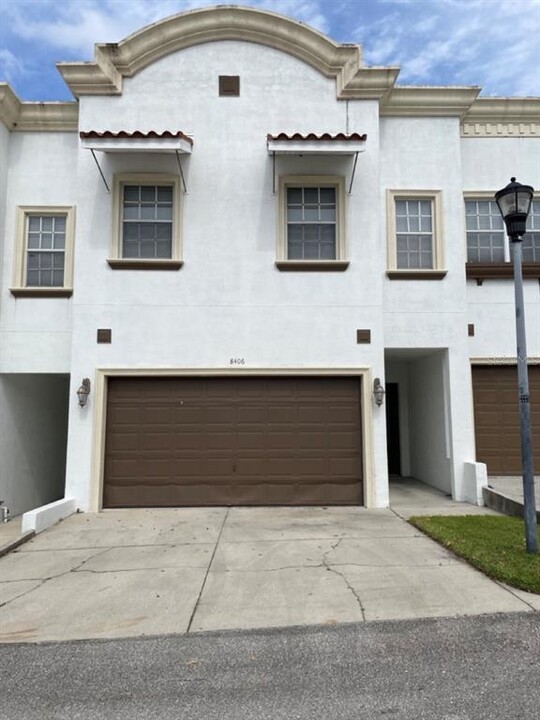 8406 Costa Blanca Ct in Tampa, FL - Building Photo