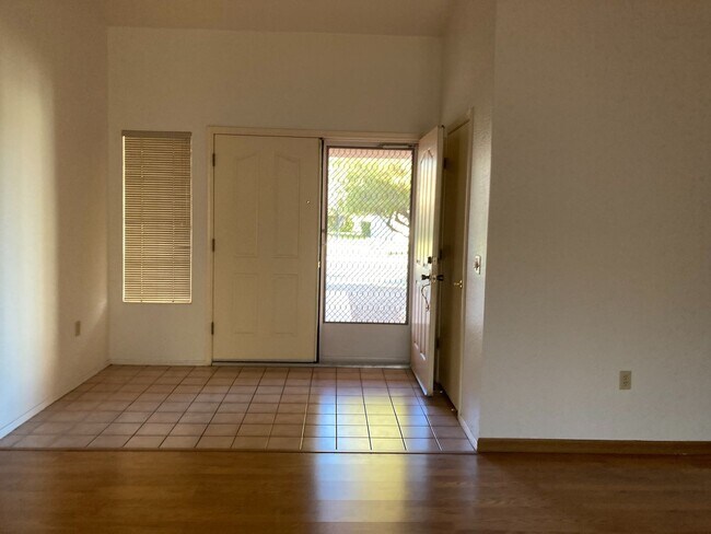 8513 Millsboro Dr in Las Vegas, NV - Building Photo - Building Photo