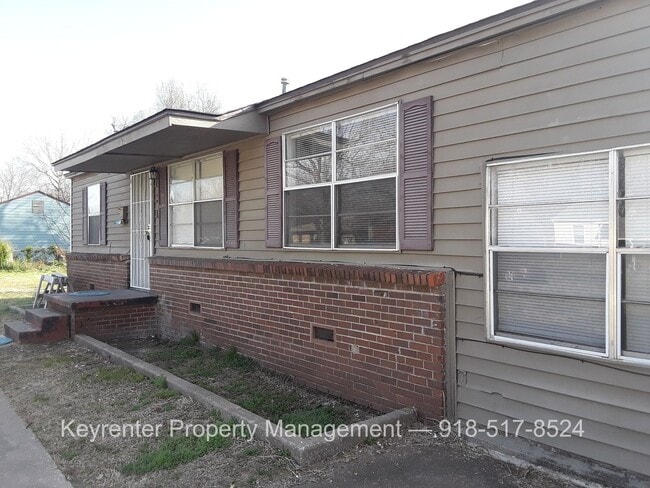 property at 636 E 49th Pl N