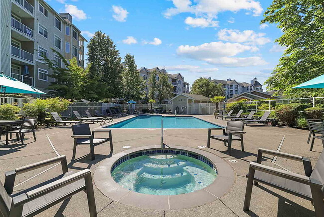 Pinnacle on Lake Washington in Renton, WA - Foto de edificio - Building Photo