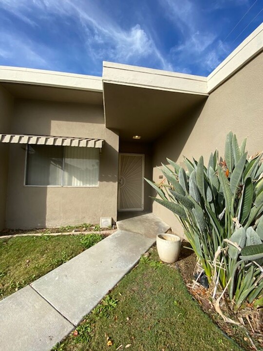 4797 Olivewood Ln in San Bernardino, CA - Building Photo