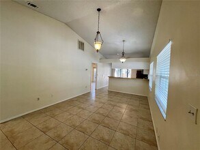 945 Burlwood St in Brandon, FL - Building Photo - Building Photo