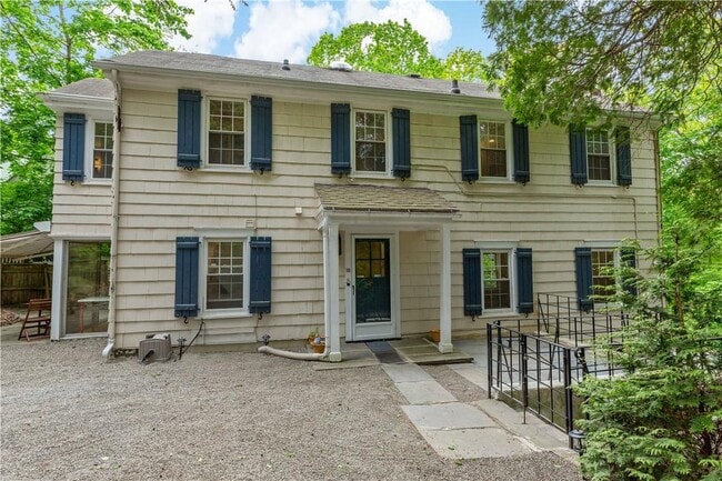 property at 10 Brook Ln